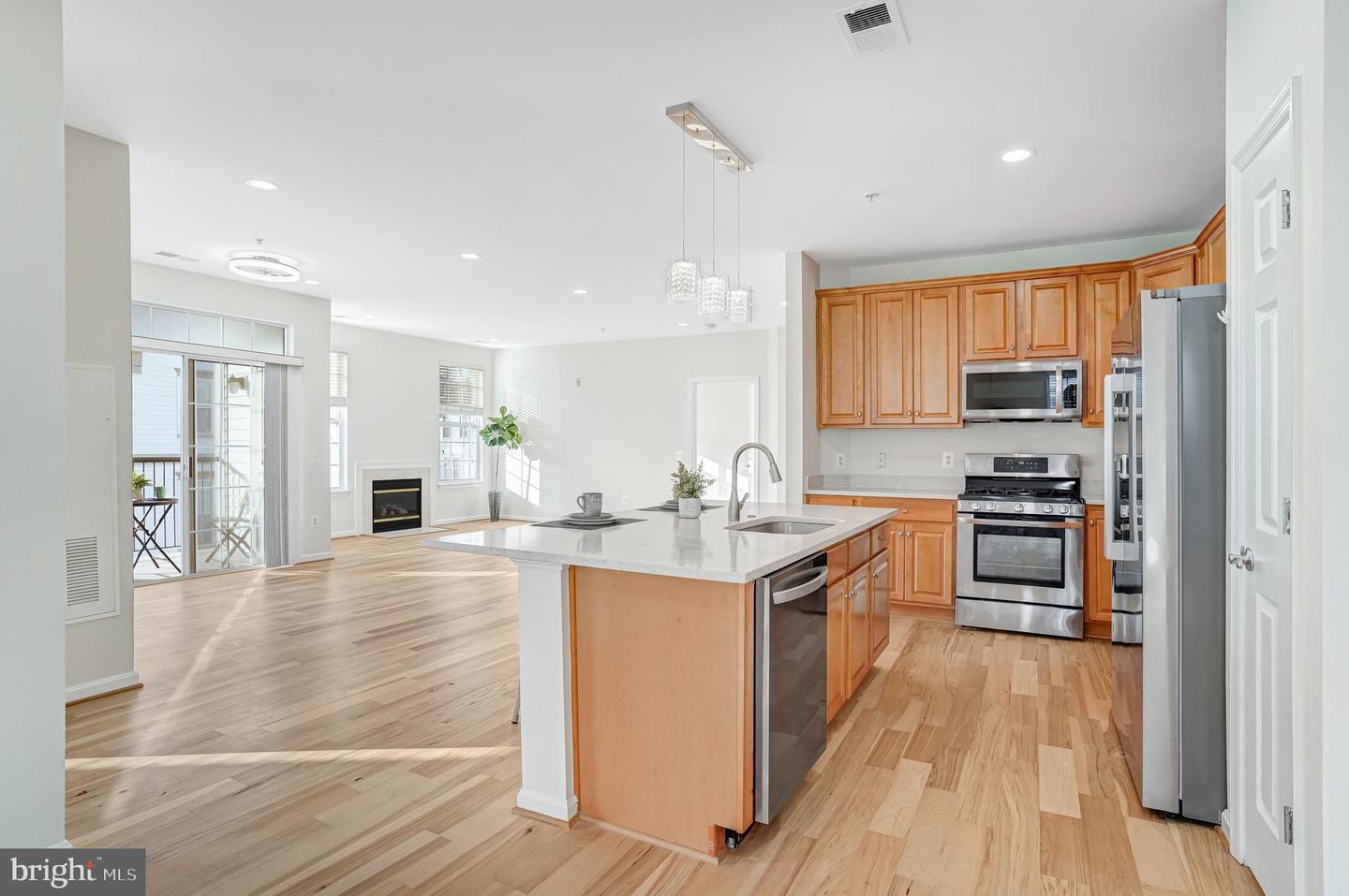 11623 CAVALIER LANDING CT #304, FAIRFAX, Virginia 22030, 3 Bedrooms Bedrooms, ,3 BathroomsBathrooms,Residential,For sale,11623 CAVALIER LANDING CT #304,VAFX2286014 MLS # VAFX2286014