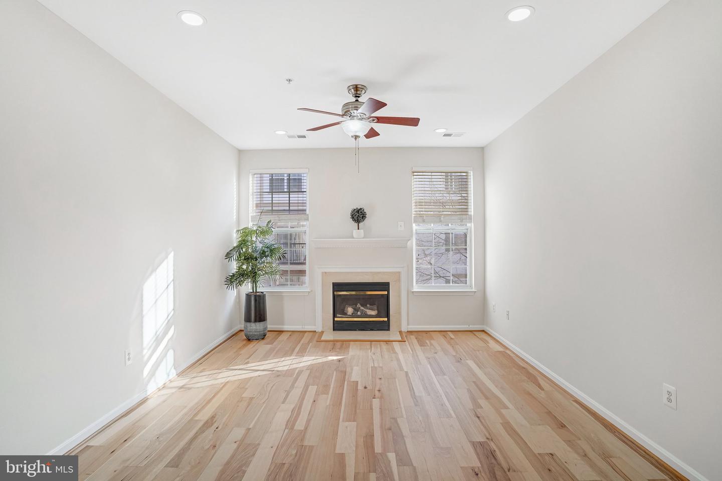 11623 CAVALIER LANDING CT #304, FAIRFAX, Virginia 22030, 3 Bedrooms Bedrooms, ,3 BathroomsBathrooms,Residential,For sale,11623 CAVALIER LANDING CT #304,VAFX2286014 MLS # VAFX2286014