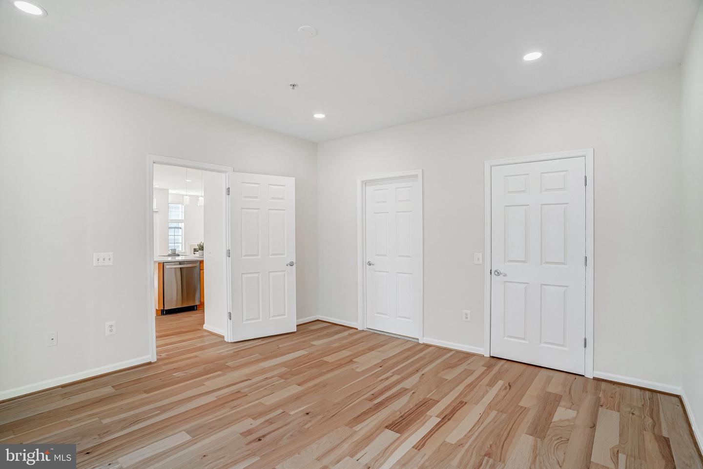 11623 CAVALIER LANDING CT #304, FAIRFAX, Virginia 22030, 3 Bedrooms Bedrooms, ,3 BathroomsBathrooms,Residential,For sale,11623 CAVALIER LANDING CT #304,VAFX2286014 MLS # VAFX2286014