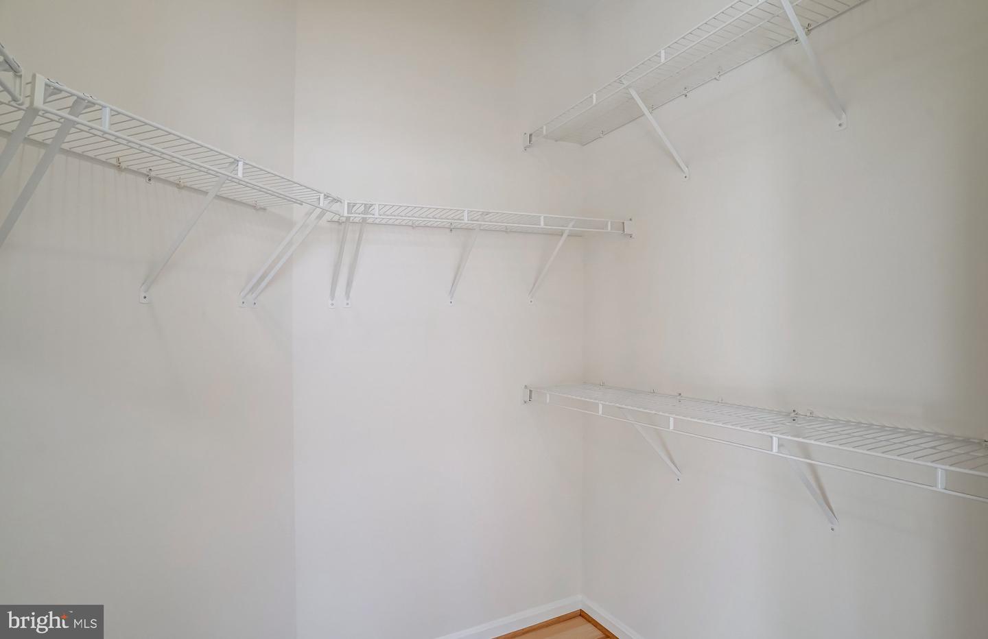 11623 CAVALIER LANDING CT #304, FAIRFAX, Virginia 22030, 3 Bedrooms Bedrooms, ,3 BathroomsBathrooms,Residential,For sale,11623 CAVALIER LANDING CT #304,VAFX2286014 MLS # VAFX2286014