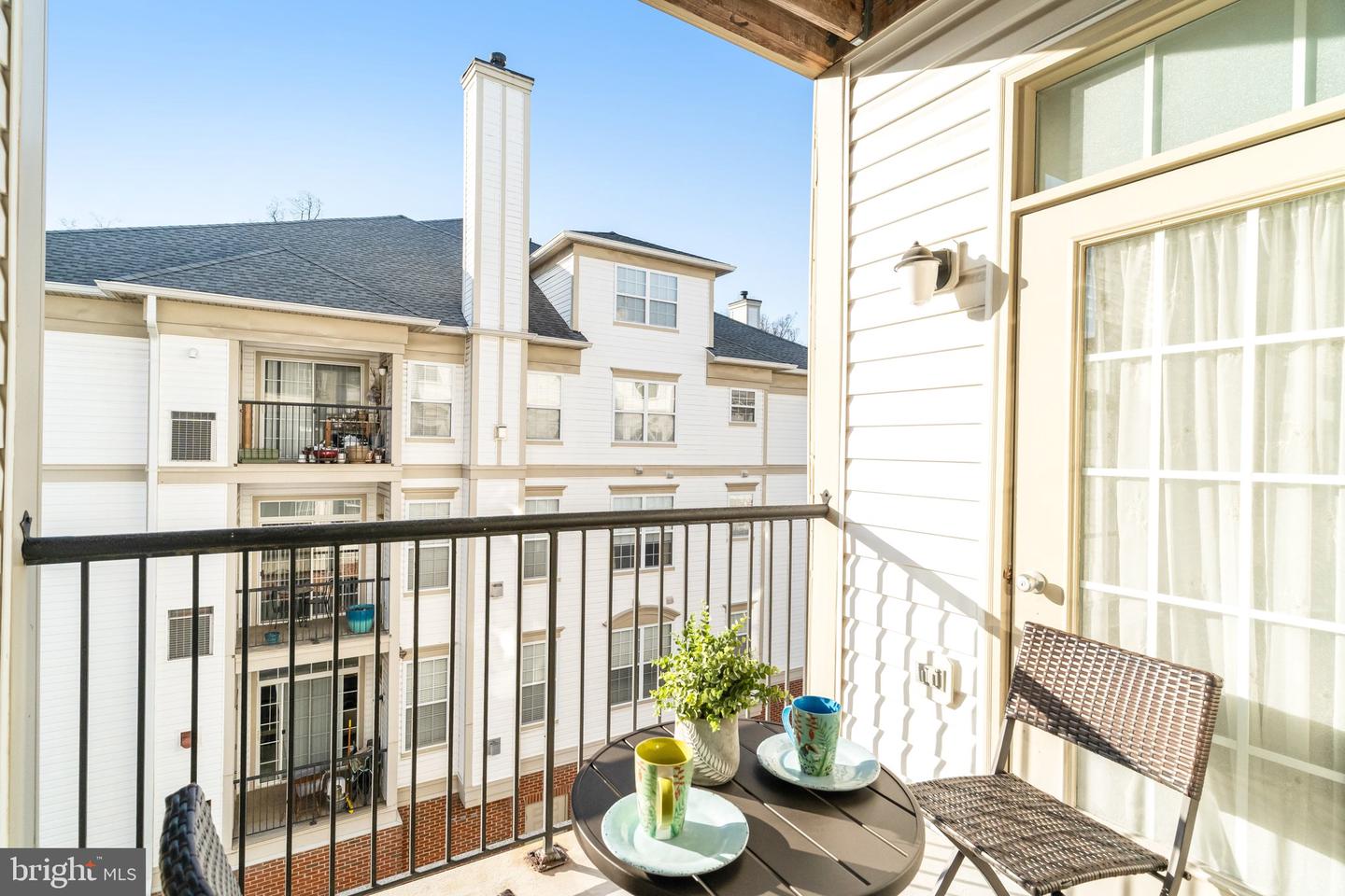 11623 CAVALIER LANDING CT #304, FAIRFAX, Virginia 22030, 3 Bedrooms Bedrooms, ,3 BathroomsBathrooms,Residential,For sale,11623 CAVALIER LANDING CT #304,VAFX2286014 MLS # VAFX2286014