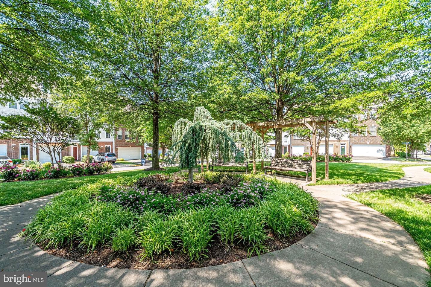 11623 CAVALIER LANDING CT #304, FAIRFAX, Virginia 22030, 3 Bedrooms Bedrooms, ,3 BathroomsBathrooms,Residential,For sale,11623 CAVALIER LANDING CT #304,VAFX2286014 MLS # VAFX2286014