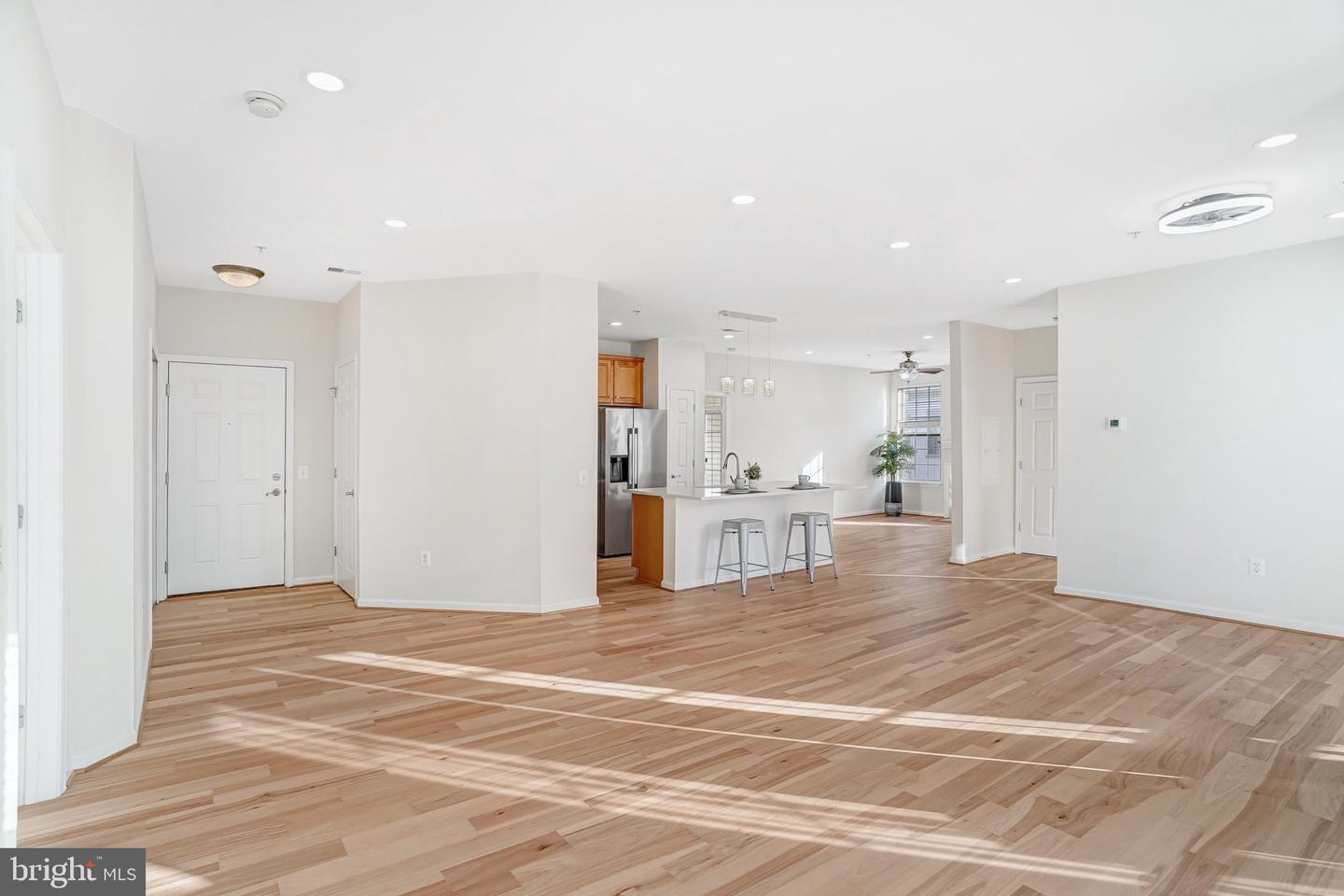 11623 CAVALIER LANDING CT #304, FAIRFAX, Virginia 22030, 3 Bedrooms Bedrooms, ,3 BathroomsBathrooms,Residential,For sale,11623 CAVALIER LANDING CT #304,VAFX2286014 MLS # VAFX2286014