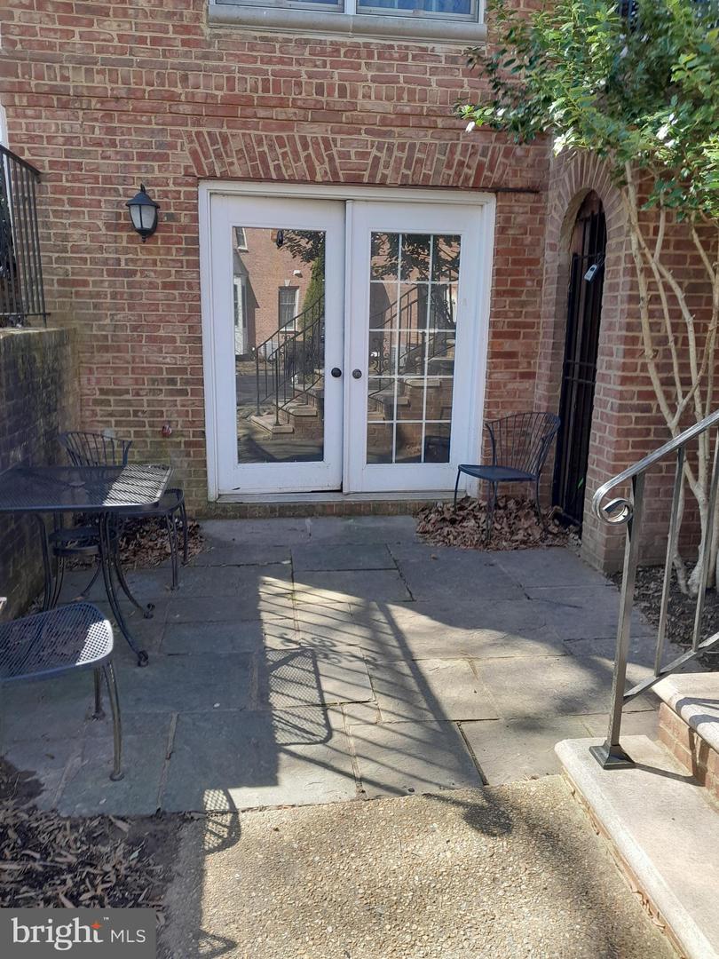 100 FOX RUN TER, MIDDLEBURG, Virginia 20117, 4 Bedrooms Bedrooms, ,4 BathroomsBathrooms,Residential,For sale,100 FOX RUN TER,VALO2114368 MLS # VALO2114368