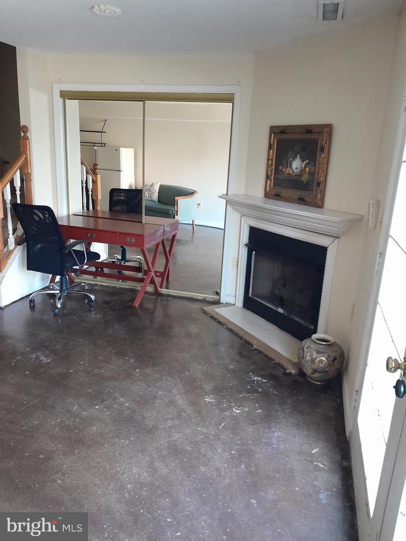 100 FOX RUN TER, MIDDLEBURG, Virginia 20117, 4 Bedrooms Bedrooms, ,4 BathroomsBathrooms,Residential,For sale,100 FOX RUN TER,VALO2114368 MLS # VALO2114368