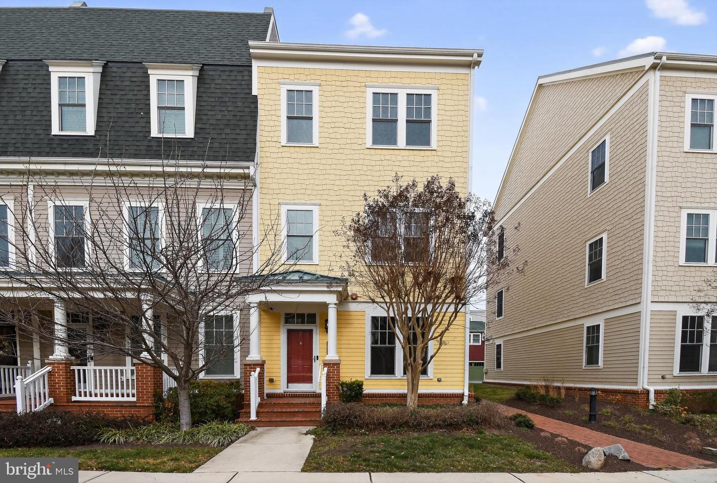 716 DIAMOND AVE, ALEXANDRIA, Virginia 22301, 3 Bedrooms Bedrooms, ,3 BathroomsBathrooms,Residential,For sale,716 DIAMOND AVE,VAAX2053444 MLS # VAAX2053444