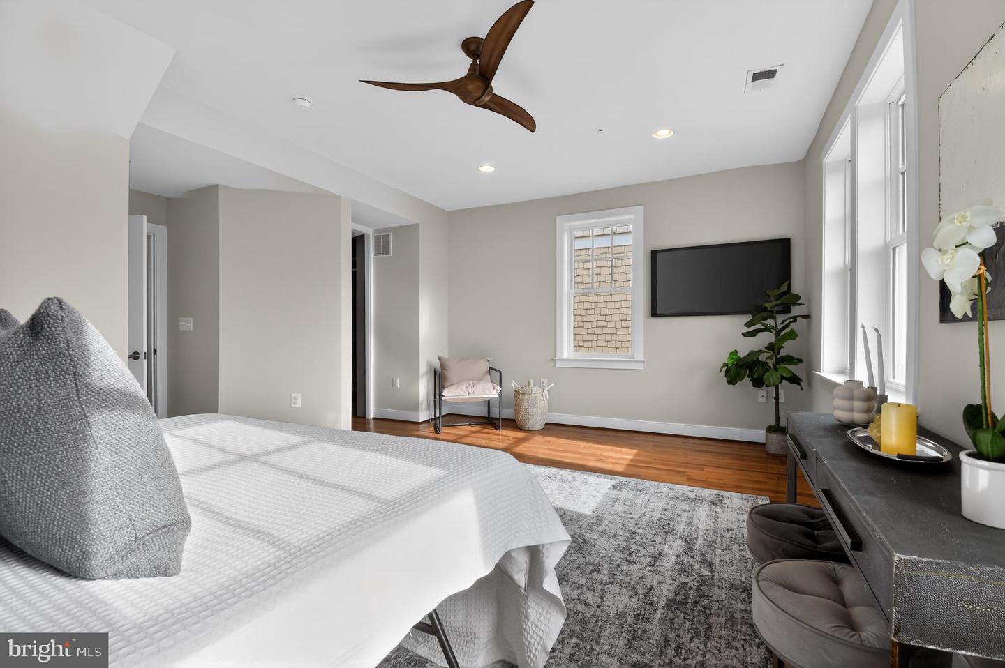 716 DIAMOND AVE, ALEXANDRIA, Virginia 22301, 3 Bedrooms Bedrooms, ,3 BathroomsBathrooms,Residential,For sale,716 DIAMOND AVE,VAAX2053444 MLS # VAAX2053444