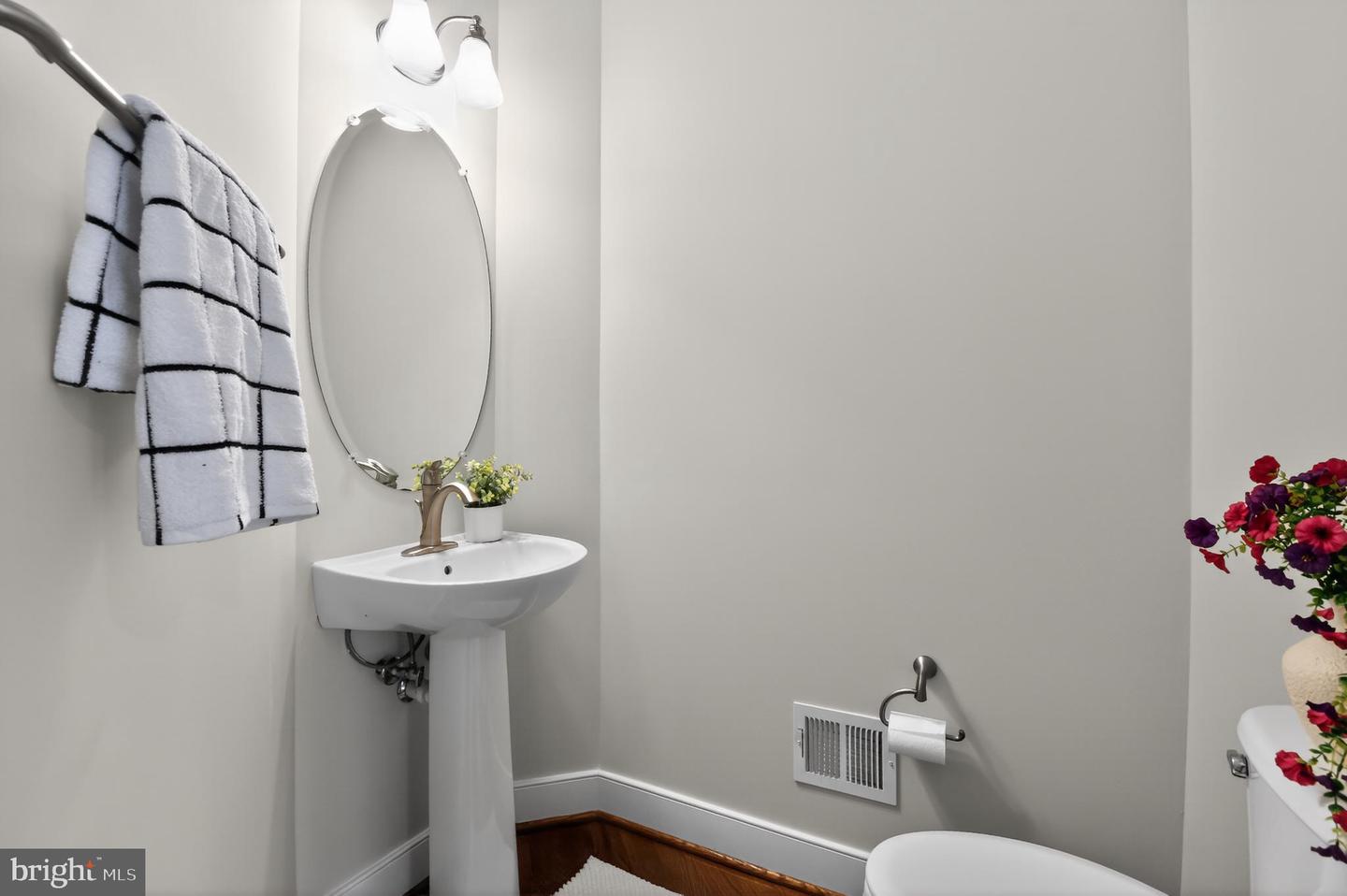 716 DIAMOND AVE, ALEXANDRIA, Virginia 22301, 3 Bedrooms Bedrooms, ,3 BathroomsBathrooms,Residential,For sale,716 DIAMOND AVE,VAAX2053444 MLS # VAAX2053444