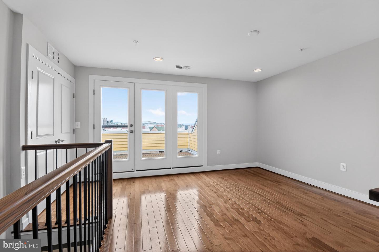 716 DIAMOND AVE, ALEXANDRIA, Virginia 22301, 3 Bedrooms Bedrooms, ,3 BathroomsBathrooms,Residential,For sale,716 DIAMOND AVE,VAAX2053444 MLS # VAAX2053444