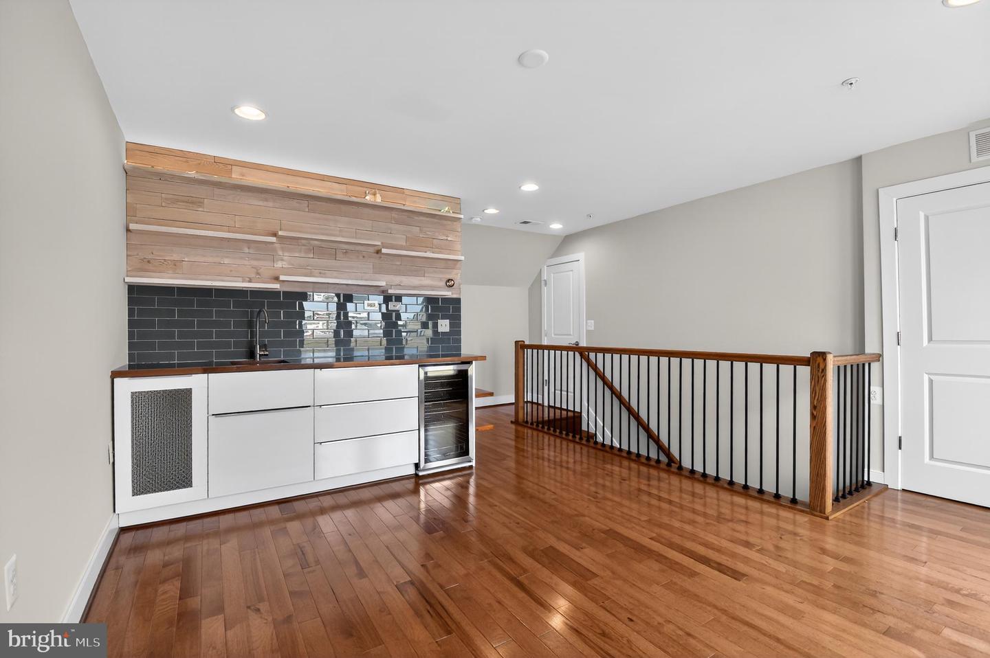 716 DIAMOND AVE, ALEXANDRIA, Virginia 22301, 3 Bedrooms Bedrooms, ,3 BathroomsBathrooms,Residential,For sale,716 DIAMOND AVE,VAAX2053444 MLS # VAAX2053444