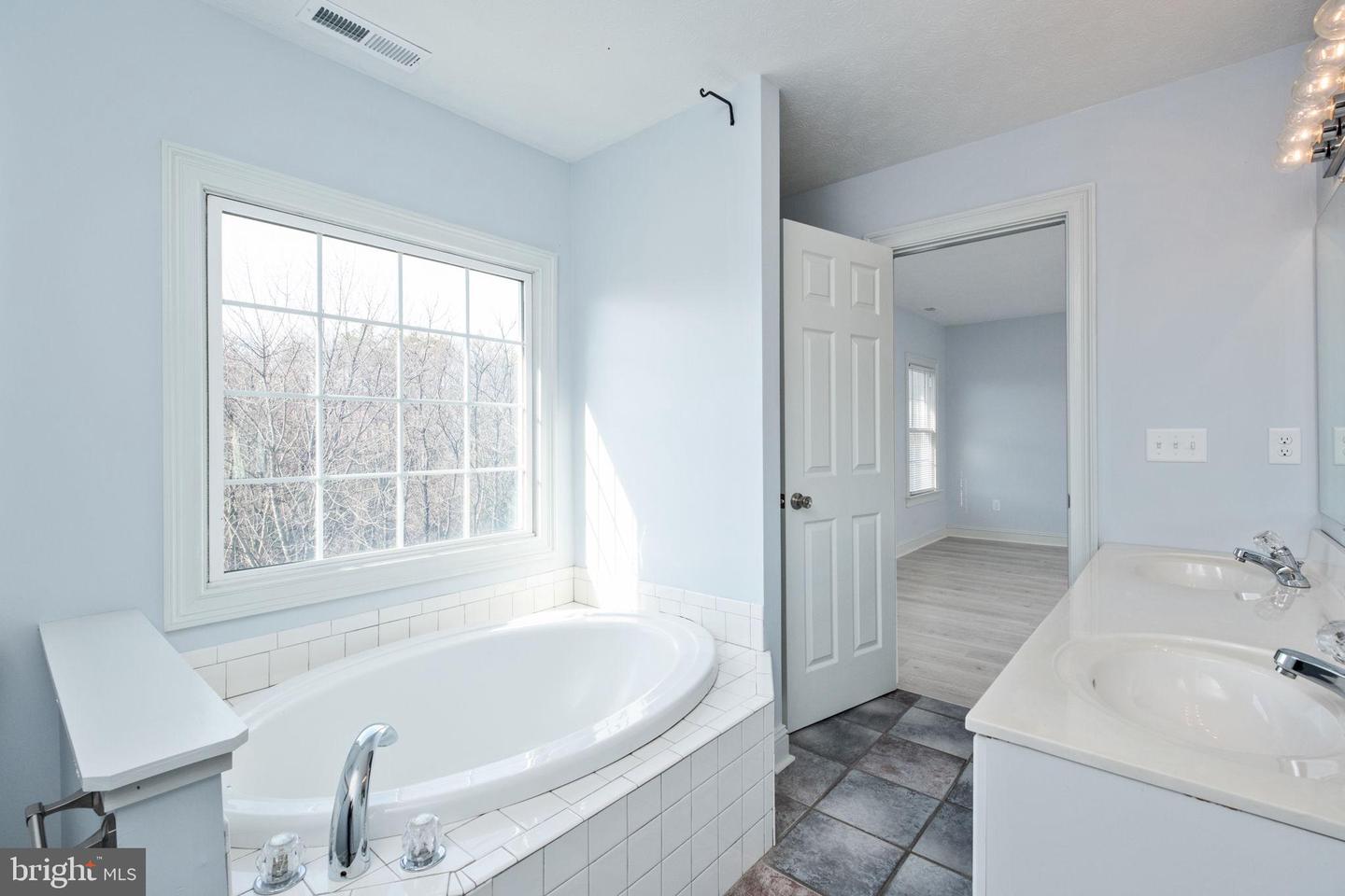 1851 RHIANON LN, HARRISONBURG, Virginia 22801, 5 Bedrooms Bedrooms, 13 Rooms Rooms,4 BathroomsBathrooms,Residential,For sale,1851 RHIANON LN,VAHC2000540 MLS # VAHC2000540