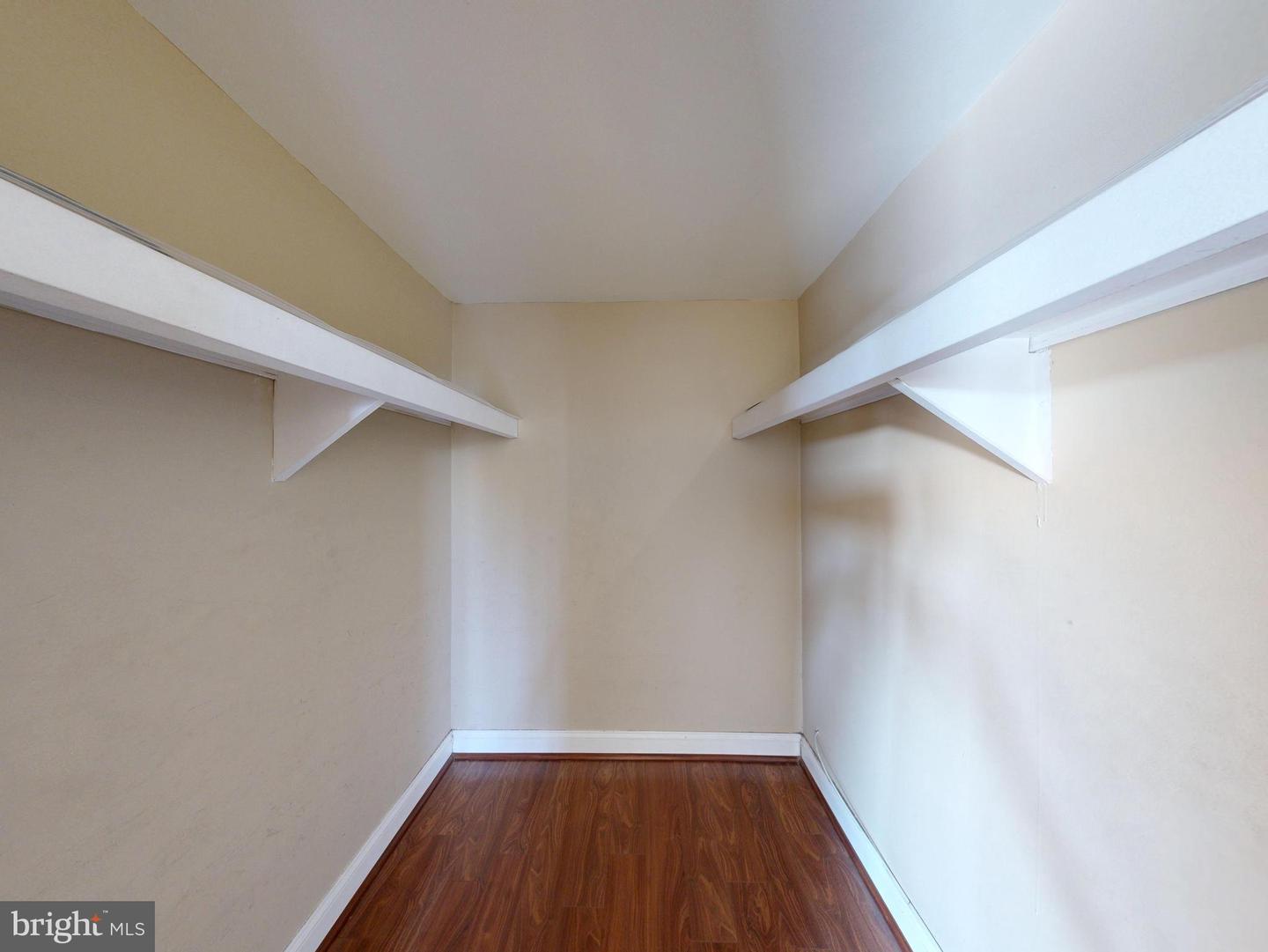 4600 DUKE ST #617, ALEXANDRIA, Virginia 22304, 1 Bedroom Bedrooms, ,1 BathroomBathrooms,Residential,For sale,4600 DUKE ST #617,VAAX2053508 MLS # VAAX2053508