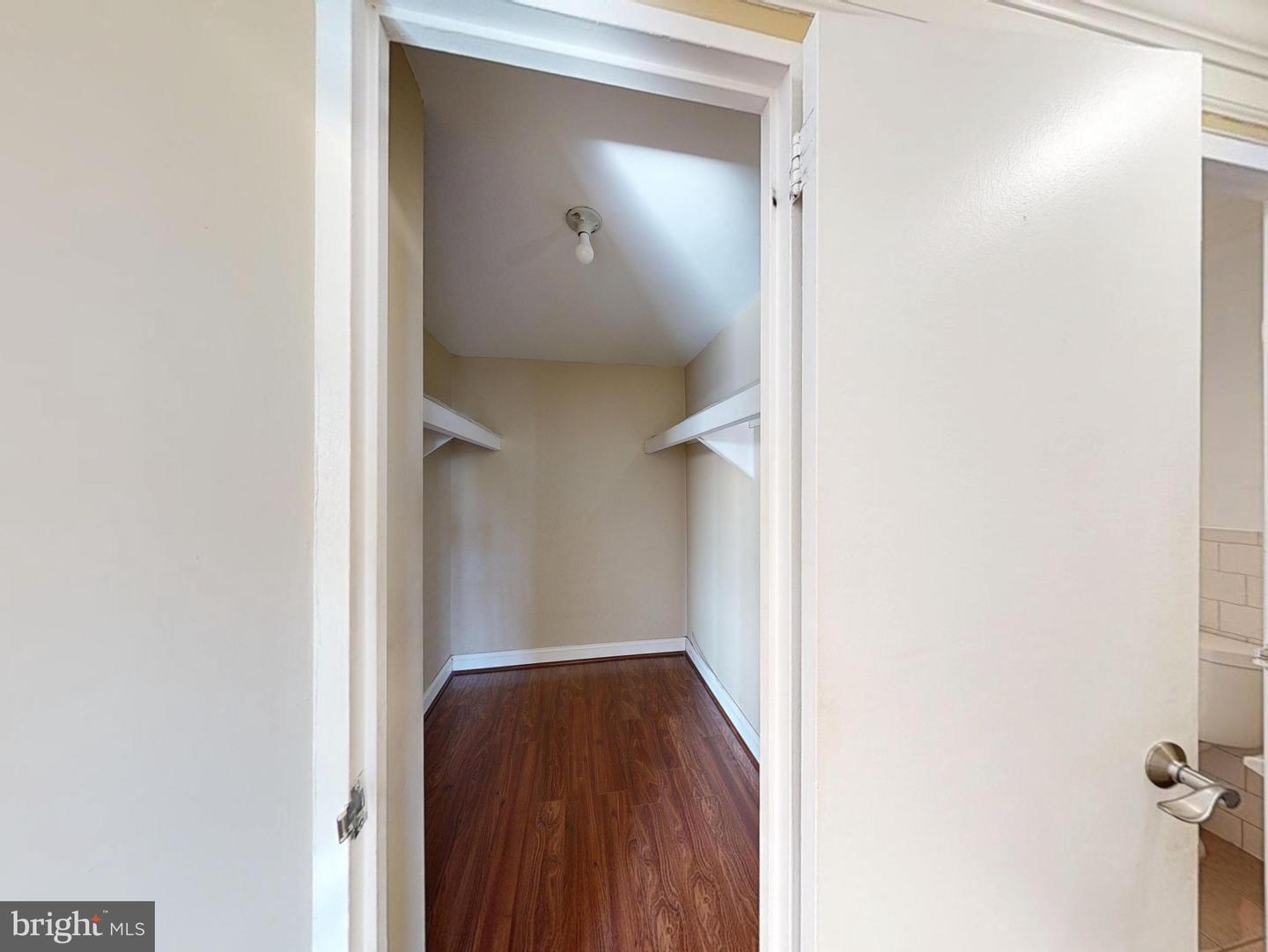 4600 DUKE ST #617, ALEXANDRIA, Virginia 22304, 1 Bedroom Bedrooms, ,1 BathroomBathrooms,Residential,For sale,4600 DUKE ST #617,VAAX2053508 MLS # VAAX2053508