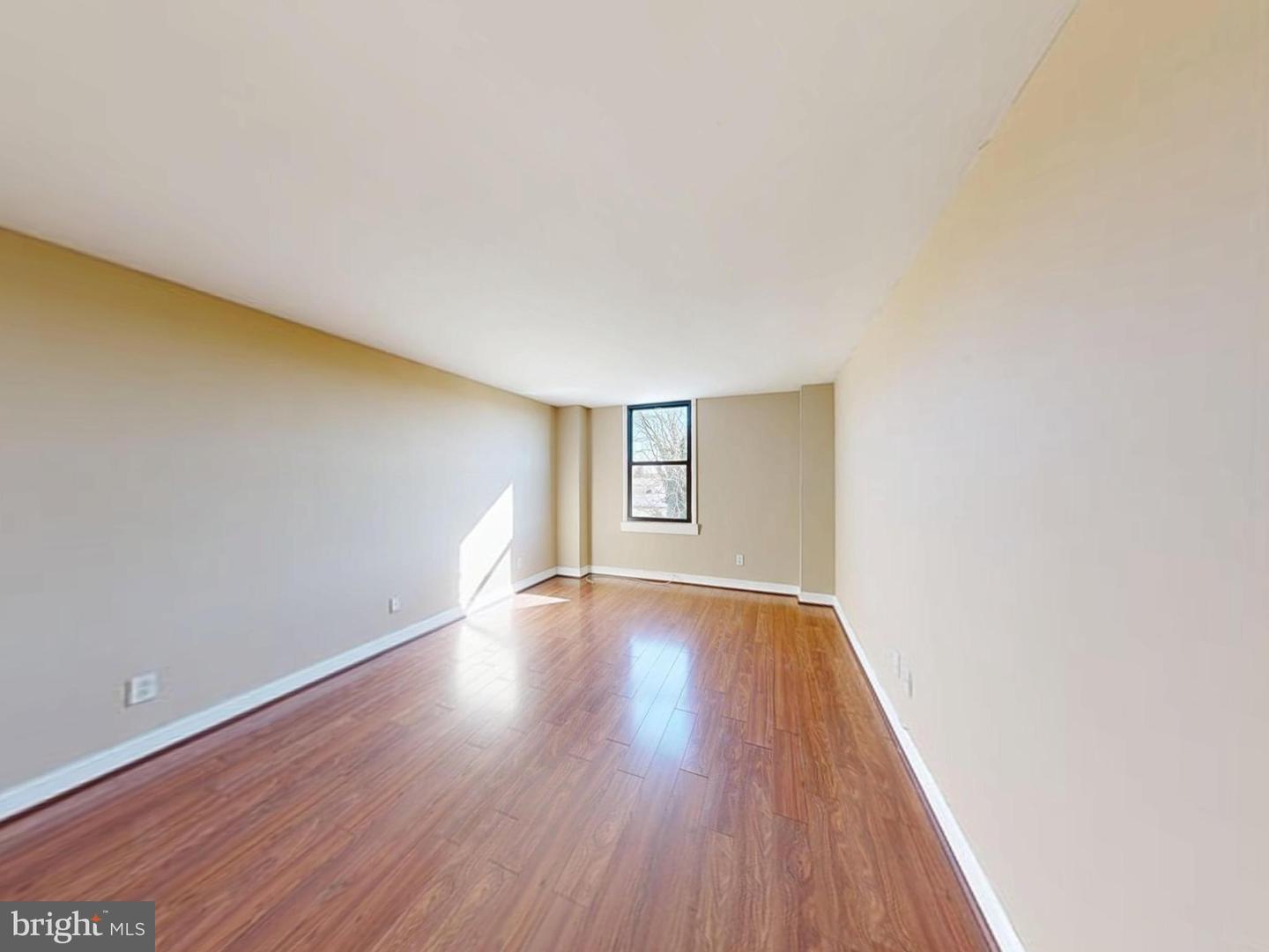 4600 DUKE ST #617, ALEXANDRIA, Virginia 22304, 1 Bedroom Bedrooms, ,1 BathroomBathrooms,Residential,For sale,4600 DUKE ST #617,VAAX2053508 MLS # VAAX2053508