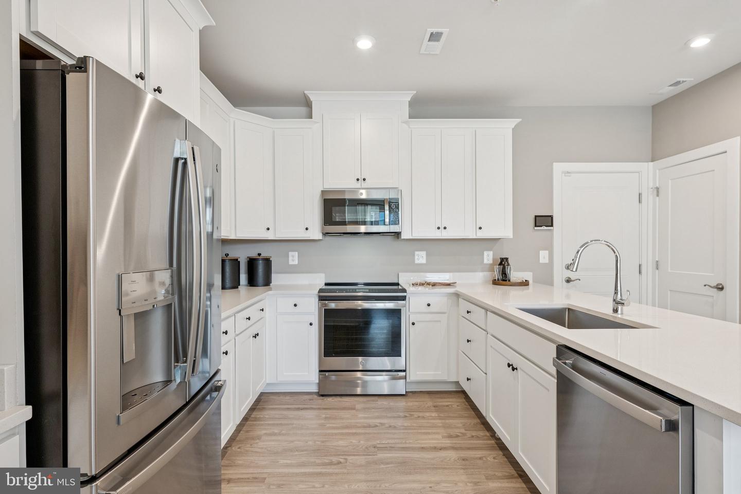 14122 SLATE ST, WOODBRIDGE, Virginia 22193, 2 Bedrooms Bedrooms, ,2 BathroomsBathrooms,Residential,For sale,14122 SLATE ST,VAPW2111208 MLS # VAPW2111208