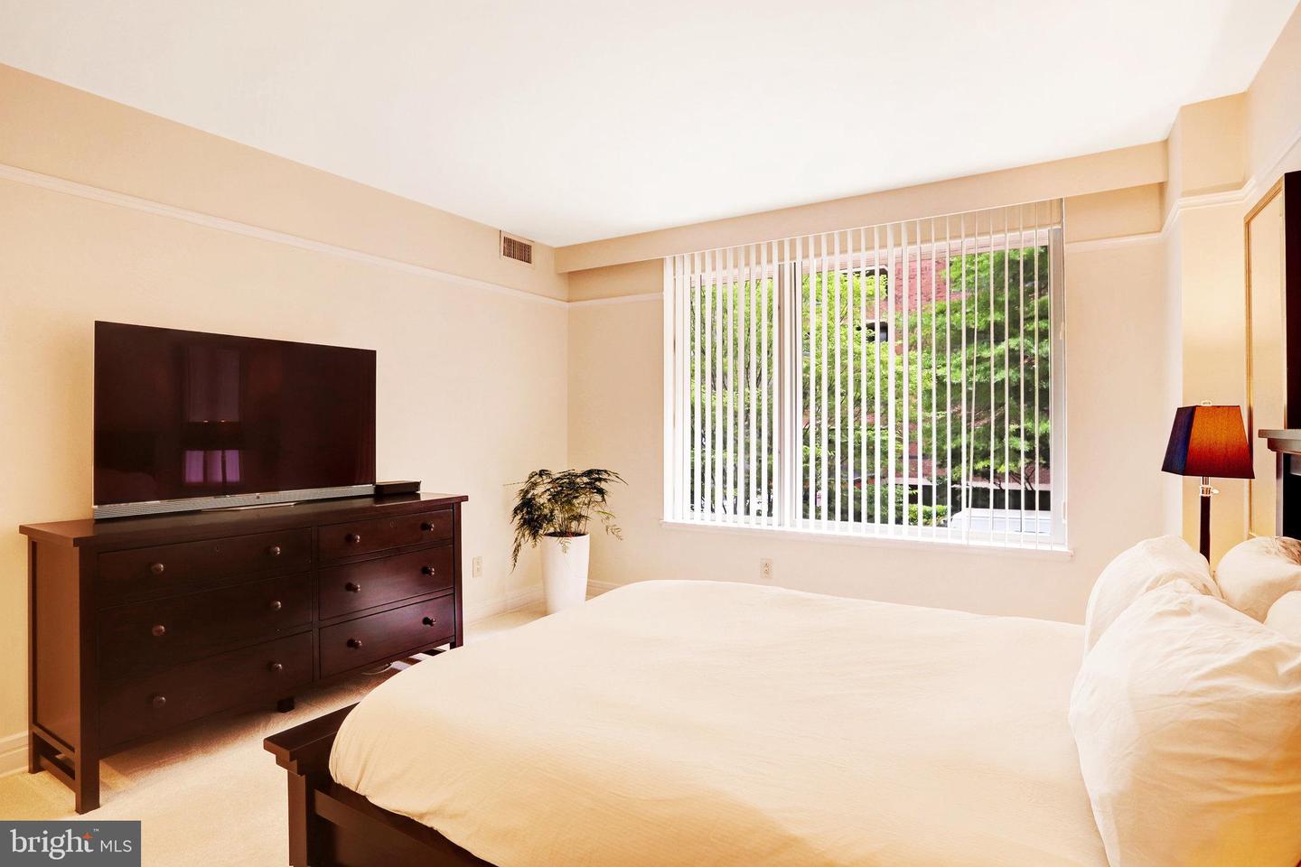 1155 23RD ST NW #2E, WASHINGTON, District Of Columbia 20037, 1 Bedroom Bedrooms, ,1 BathroomBathrooms,Residential,For sale,1155 23RD ST NW #2E,DCDC2243202 MLS # DCDC2243202