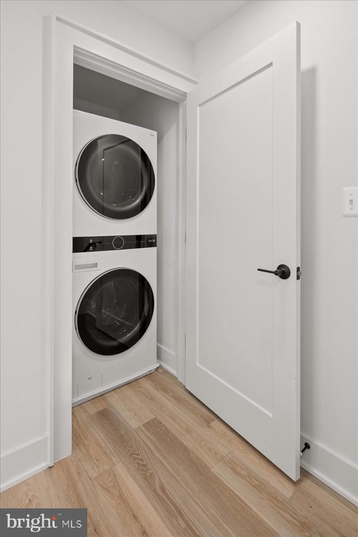 915 N IRVING ST, ARLINGTON, Virginia 22201, 4 Bedrooms Bedrooms, ,4 BathroomsBathrooms,Residential,For sale,915 N IRVING ST,VAAR2068142 MLS # VAAR2068142