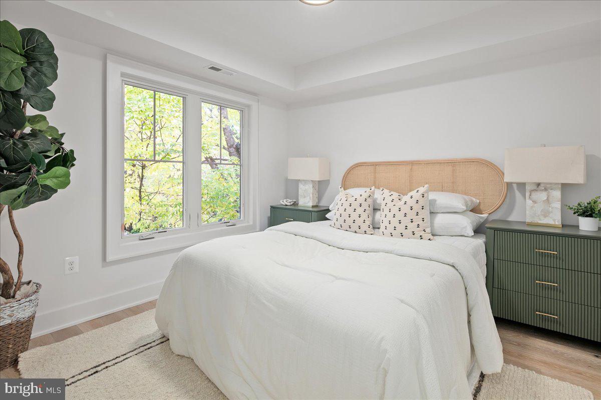 915 N IRVING ST, ARLINGTON, Virginia 22201, 4 Bedrooms Bedrooms, ,4 BathroomsBathrooms,Residential,For sale,915 N IRVING ST,VAAR2068142 MLS # VAAR2068142