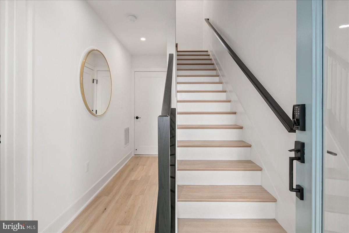 915 N IRVING ST, ARLINGTON, Virginia 22201, 4 Bedrooms Bedrooms, ,4 BathroomsBathrooms,Residential,For sale,915 N IRVING ST,VAAR2068142 MLS # VAAR2068142