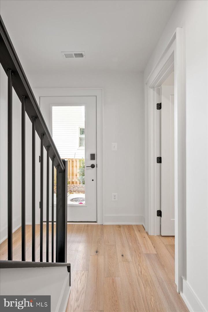 915 N IRVING ST, ARLINGTON, Virginia 22201, 4 Bedrooms Bedrooms, ,4 BathroomsBathrooms,Residential,For sale,915 N IRVING ST,VAAR2068142 MLS # VAAR2068142