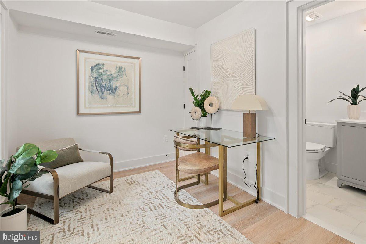 915 N IRVING ST, ARLINGTON, Virginia 22201, 4 Bedrooms Bedrooms, ,4 BathroomsBathrooms,Residential,For sale,915 N IRVING ST,VAAR2068142 MLS # VAAR2068142