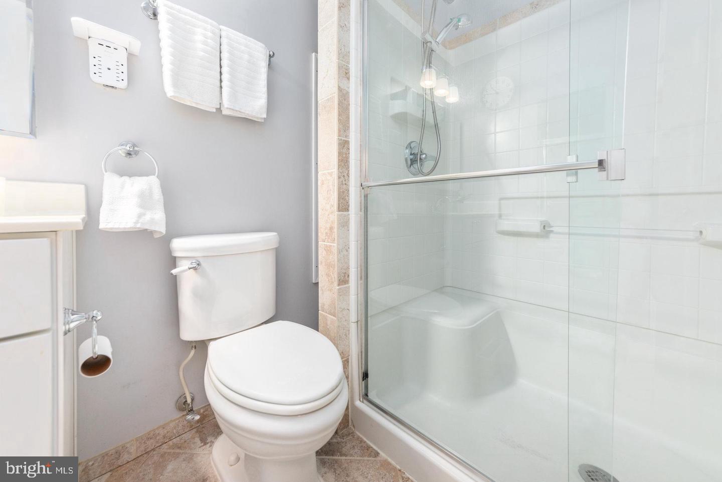 211 SLEEPY HOLLOW TRL, FREDERICKSBURG, Virginia 22405, 5 Bedrooms Bedrooms, ,3 BathroomsBathrooms,Residential,For sale,211 SLEEPY HOLLOW TRL,VAST2045490 MLS # VAST2045490