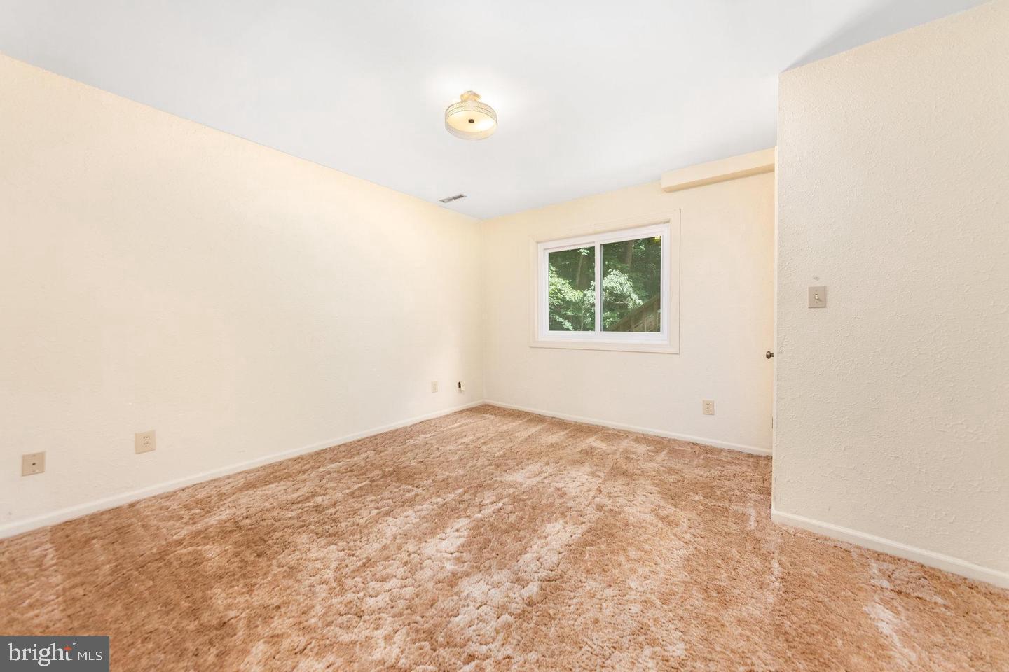 211 SLEEPY HOLLOW TRL, FREDERICKSBURG, Virginia 22405, 5 Bedrooms Bedrooms, ,3 BathroomsBathrooms,Residential,For sale,211 SLEEPY HOLLOW TRL,VAST2045490 MLS # VAST2045490