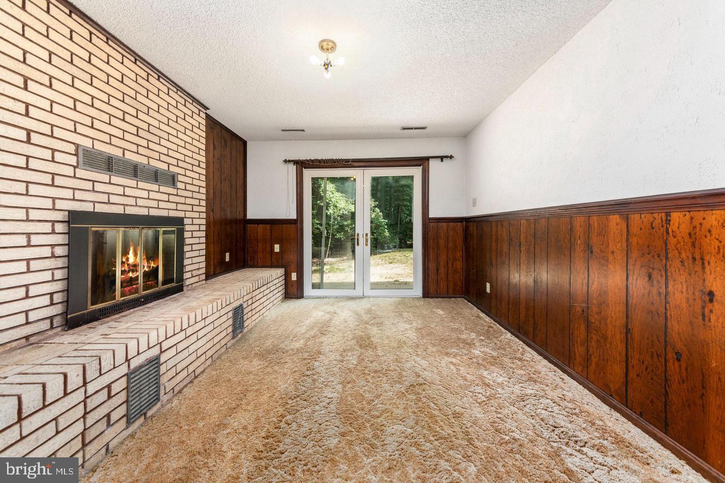 211 SLEEPY HOLLOW TRL, FREDERICKSBURG, Virginia 22405, 5 Bedrooms Bedrooms, ,3 BathroomsBathrooms,Residential,For sale,211 SLEEPY HOLLOW TRL,VAST2045490 MLS # VAST2045490