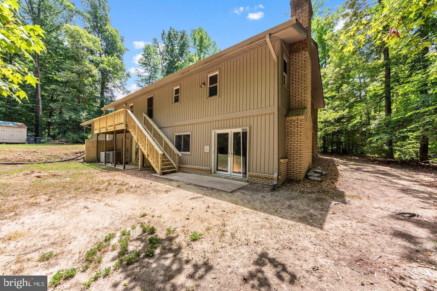 211 SLEEPY HOLLOW TRL, FREDERICKSBURG, Virginia 22405, 5 Bedrooms Bedrooms, ,3 BathroomsBathrooms,Residential,For sale,211 SLEEPY HOLLOW TRL,VAST2045490 MLS # VAST2045490