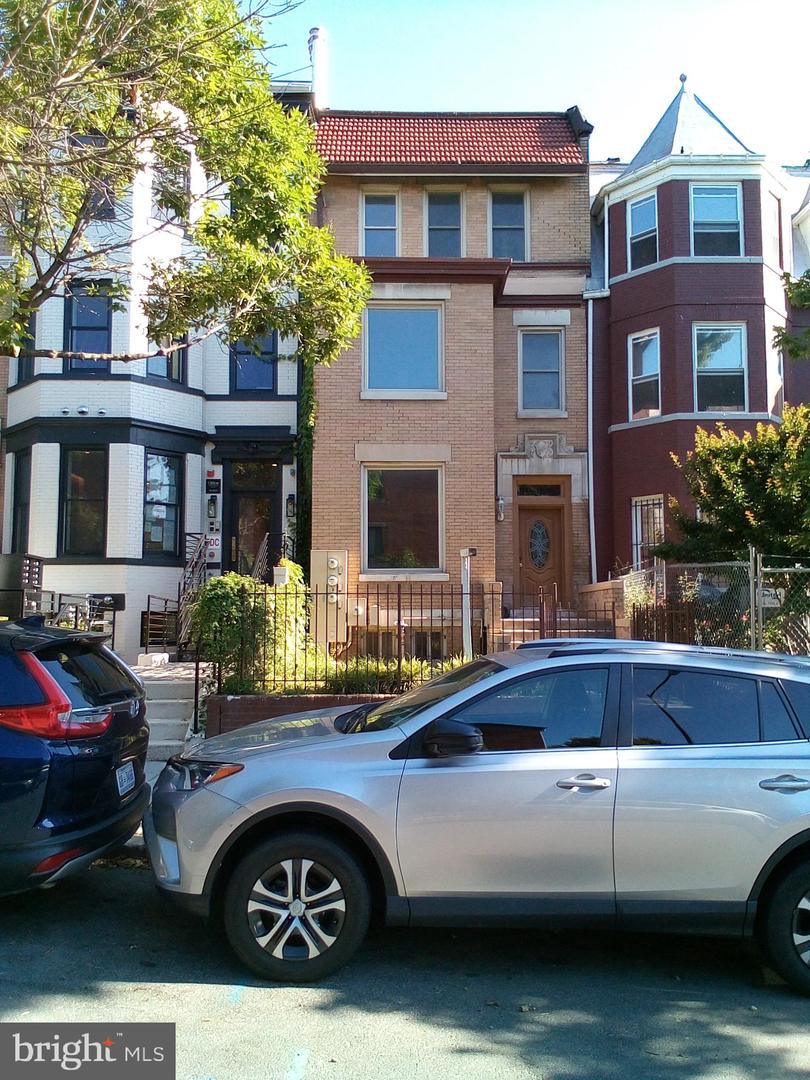 1433 CLIFTON ST NW #1, WASHINGTON, District Of Columbia 20009, 2 Bedrooms Bedrooms, 5 Rooms Rooms,1 BathroomBathrooms,Residential,For sale,1433 CLIFTON ST NW #1,DCDC2243234 MLS # DCDC2243234 1433 CLIFTON ST NW #1, WASHINGTON, District Of Columbia 20009, 2 Bedrooms Bedrooms, 5 Rooms Rooms,1 BathroomBathrooms,Residential,For sale,1433 CLIFTON ST NW #1,DCDC2243234 MLS # DCDC2243234