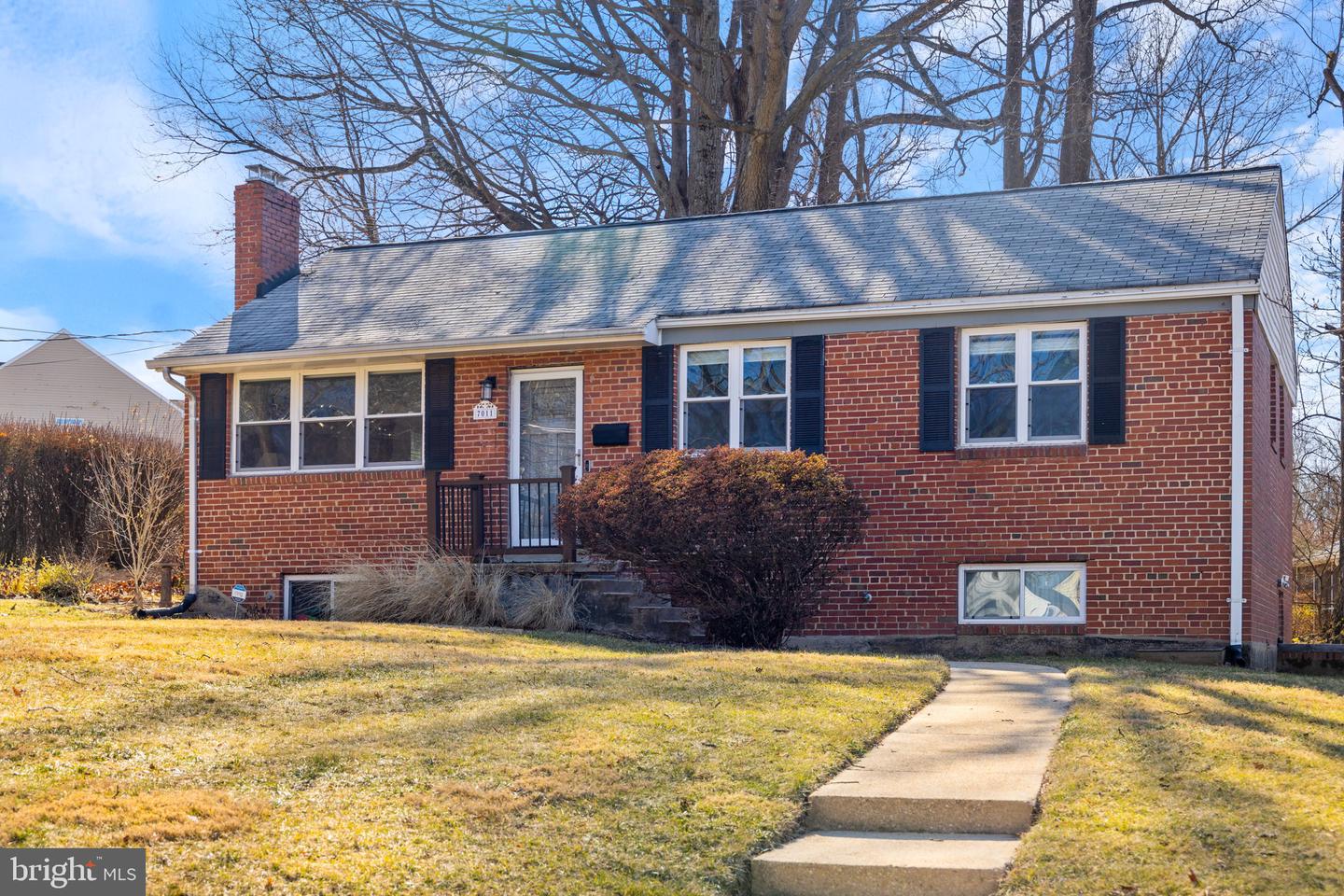 7011 MURRAY LN, ANNANDALE, Virginia 22003, 3 Bedrooms Bedrooms, ,2 BathroomsBathrooms,Residential,For sale,7011 MURRAY LN,VAFX2259688 MLS # VAFX2259688