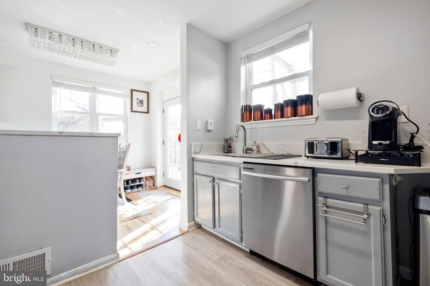 7011 MURRAY LN, ANNANDALE, Virginia 22003, 3 Bedrooms Bedrooms, ,2 BathroomsBathrooms,Residential,For sale,7011 MURRAY LN,VAFX2259688 MLS # VAFX2259688