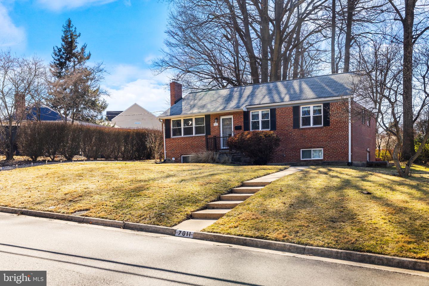 7011 MURRAY LN, ANNANDALE, Virginia 22003, 3 Bedrooms Bedrooms, ,2 BathroomsBathrooms,Residential,For sale,7011 MURRAY LN,VAFX2259688 MLS # VAFX2259688