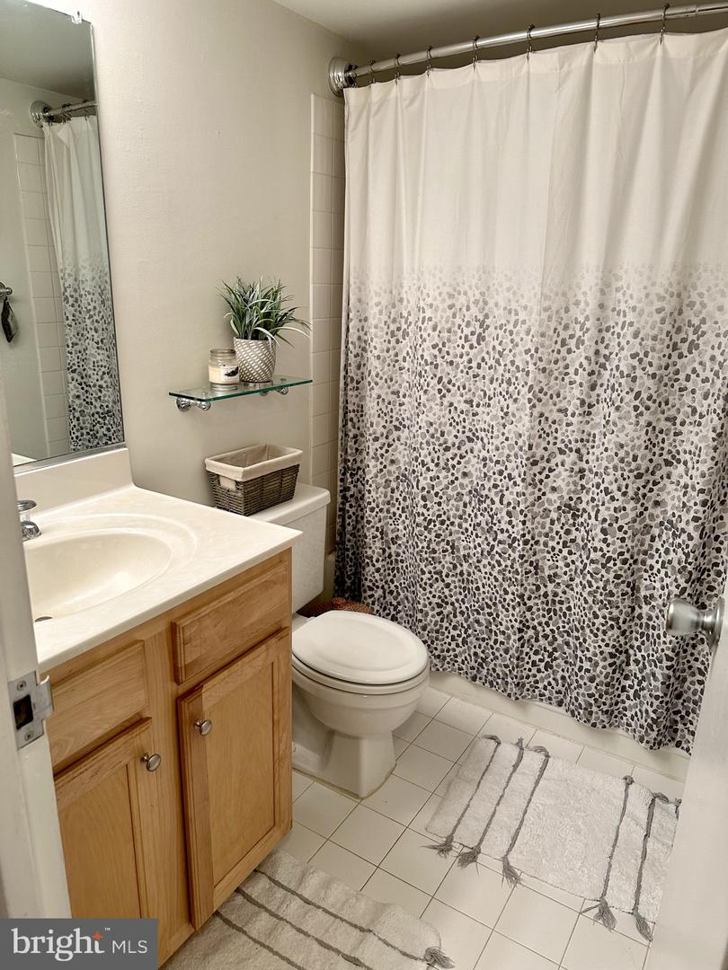 4500 S FOUR MILE RUN DR #505, ARLINGTON, Virginia 22204, 1 Bedroom Bedrooms, ,1 BathroomBathrooms,Residential,For sale,4500 S FOUR MILE RUN DR #505,VAAR2067218 MLS # VAAR2067218 4500 S FOUR MILE RUN DR #505, ARLINGTON, Virginia 22204, 1 Bedroom Bedrooms, ,1 BathroomBathrooms,Residential,For sale,4500 S FOUR MILE RUN DR #505,VAAR2067218 MLS # VAAR2067218