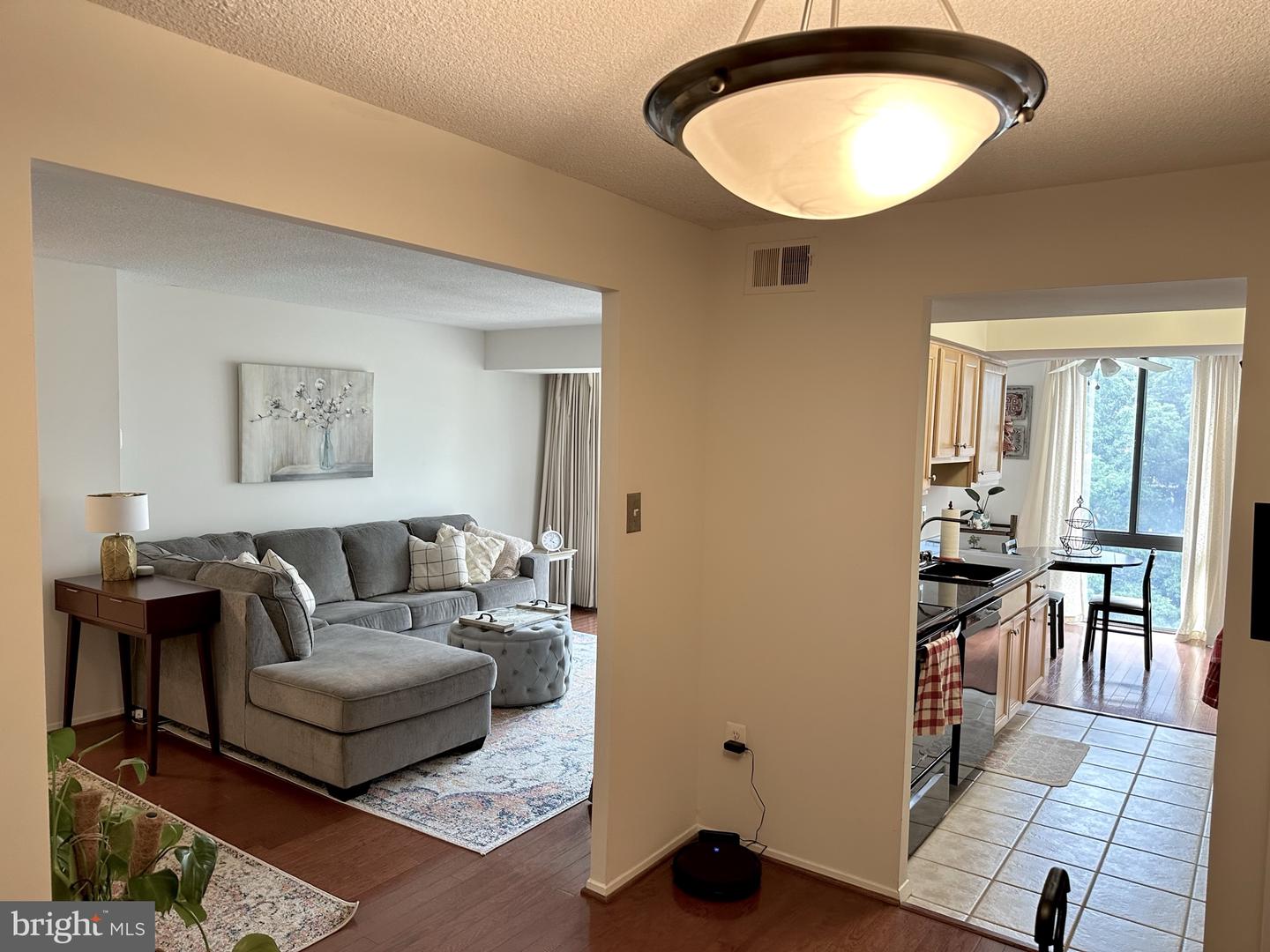 4500 S FOUR MILE RUN DR #505, ARLINGTON, Virginia 22204, 1 Bedroom Bedrooms, ,1 BathroomBathrooms,Residential,For sale,4500 S FOUR MILE RUN DR #505,VAAR2067218 MLS # VAAR2067218 4500 S FOUR MILE RUN DR #505, ARLINGTON, Virginia 22204, 1 Bedroom Bedrooms, ,1 BathroomBathrooms,Residential,For sale,4500 S FOUR MILE RUN DR #505,VAAR2067218 MLS # VAAR2067218