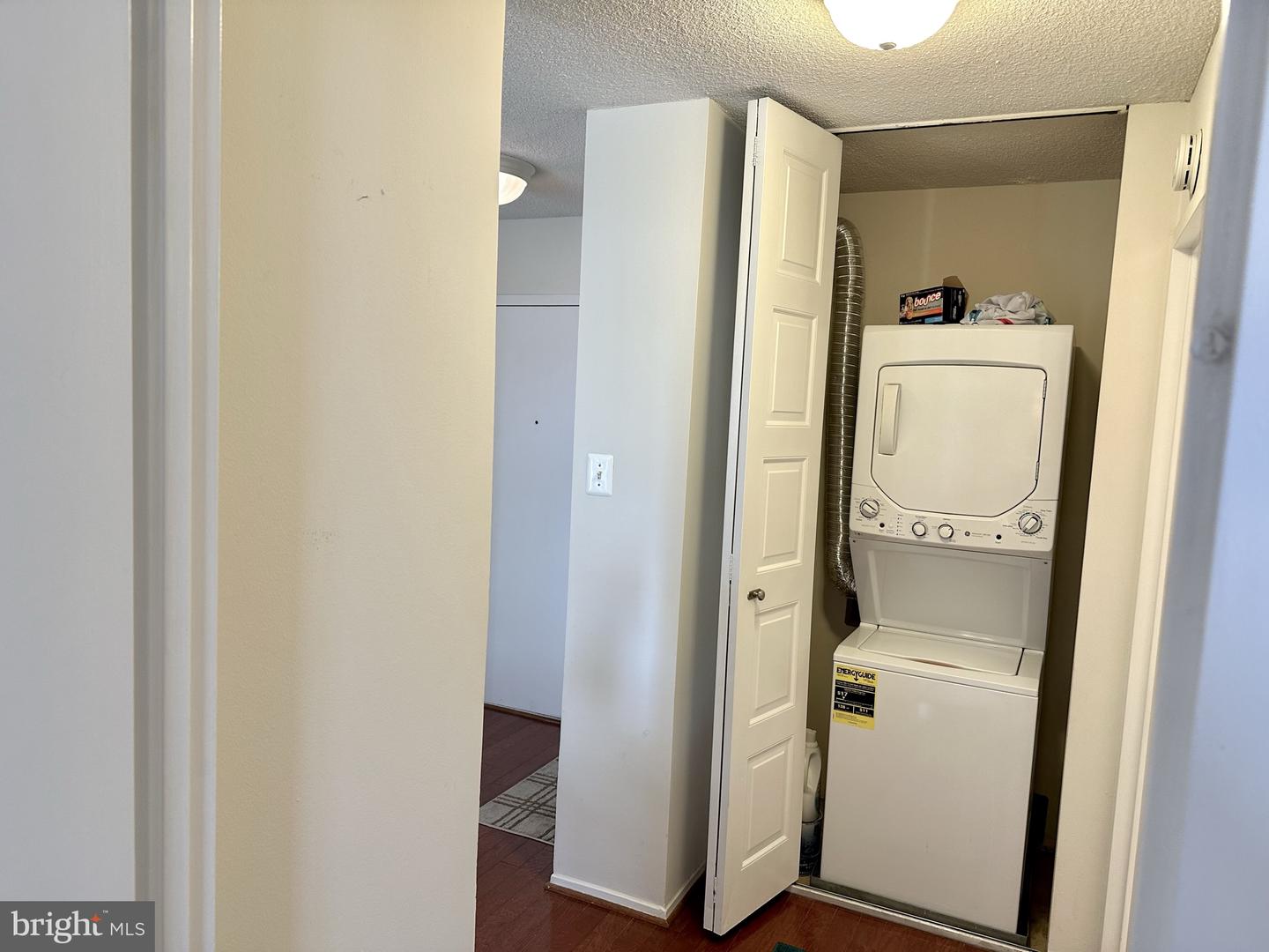 4500 S FOUR MILE RUN DR #505, ARLINGTON, Virginia 22204, 1 Bedroom Bedrooms, ,1 BathroomBathrooms,Residential,For sale,4500 S FOUR MILE RUN DR #505,VAAR2067218 MLS # VAAR2067218 4500 S FOUR MILE RUN DR #505, ARLINGTON, Virginia 22204, 1 Bedroom Bedrooms, ,1 BathroomBathrooms,Residential,For sale,4500 S FOUR MILE RUN DR #505,VAAR2067218 MLS # VAAR2067218