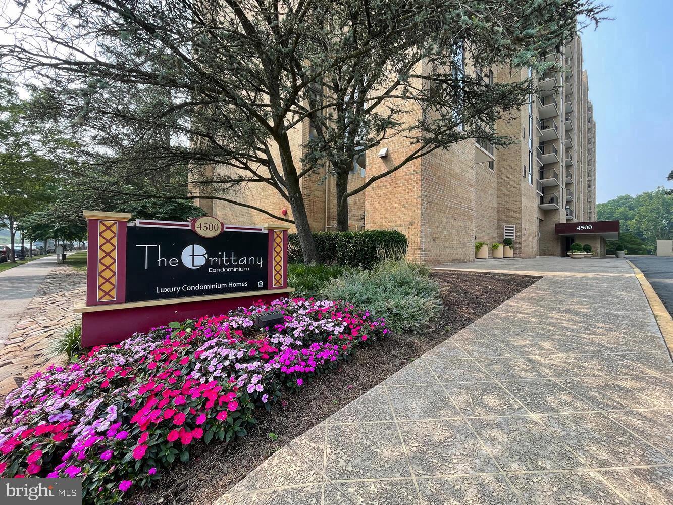 4500 S FOUR MILE RUN DR #505, ARLINGTON, Virginia 22204, 1 Bedroom Bedrooms, ,1 BathroomBathrooms,Residential,For sale,4500 S FOUR MILE RUN DR #505,VAAR2067218 MLS # VAAR2067218 4500 S FOUR MILE RUN DR #505, ARLINGTON, Virginia 22204, 1 Bedroom Bedrooms, ,1 BathroomBathrooms,Residential,For sale,4500 S FOUR MILE RUN DR #505,VAAR2067218 MLS # VAAR2067218