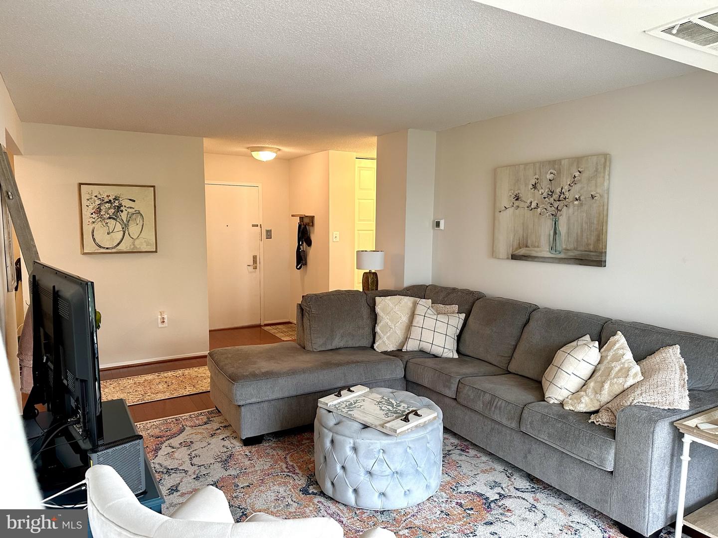 4500 S FOUR MILE RUN DR #505, ARLINGTON, Virginia 22204, 1 Bedroom Bedrooms, ,1 BathroomBathrooms,Residential,For sale,4500 S FOUR MILE RUN DR #505,VAAR2067218 MLS # VAAR2067218 4500 S FOUR MILE RUN DR #505, ARLINGTON, Virginia 22204, 1 Bedroom Bedrooms, ,1 BathroomBathrooms,Residential,For sale,4500 S FOUR MILE RUN DR #505,VAAR2067218 MLS # VAAR2067218