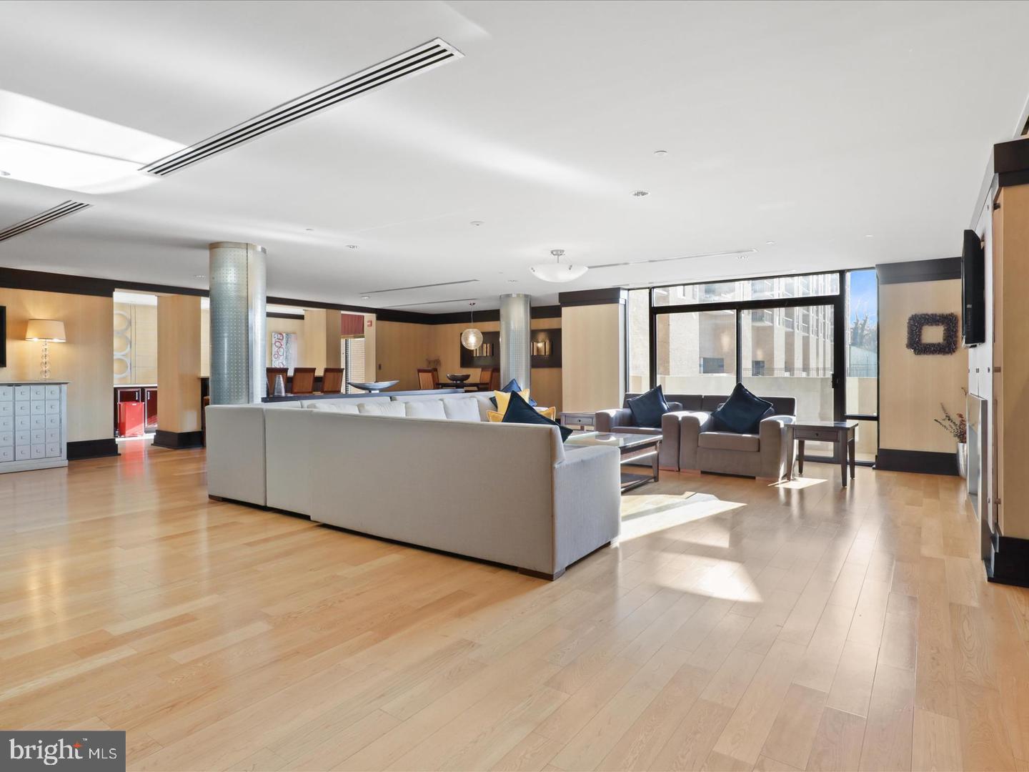 4500 S FOUR MILE RUN DR #505, ARLINGTON, Virginia 22204, 1 Bedroom Bedrooms, ,1 BathroomBathrooms,Residential,For sale,4500 S FOUR MILE RUN DR #505,VAAR2067218 MLS # VAAR2067218 4500 S FOUR MILE RUN DR #505, ARLINGTON, Virginia 22204, 1 Bedroom Bedrooms, ,1 BathroomBathrooms,Residential,For sale,4500 S FOUR MILE RUN DR #505,VAAR2067218 MLS # VAAR2067218