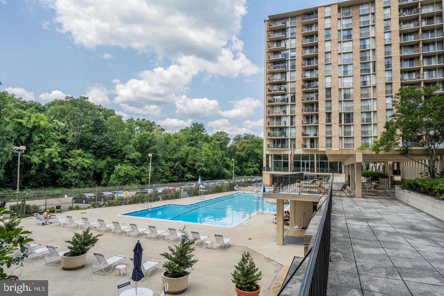 4500 S FOUR MILE RUN DR #505, ARLINGTON, Virginia 22204, 1 Bedroom Bedrooms, ,1 BathroomBathrooms,Residential,For sale,4500 S FOUR MILE RUN DR #505,VAAR2067218 MLS # VAAR2067218 4500 S FOUR MILE RUN DR #505, ARLINGTON, Virginia 22204, 1 Bedroom Bedrooms, ,1 BathroomBathrooms,Residential,For sale,4500 S FOUR MILE RUN DR #505,VAAR2067218 MLS # VAAR2067218