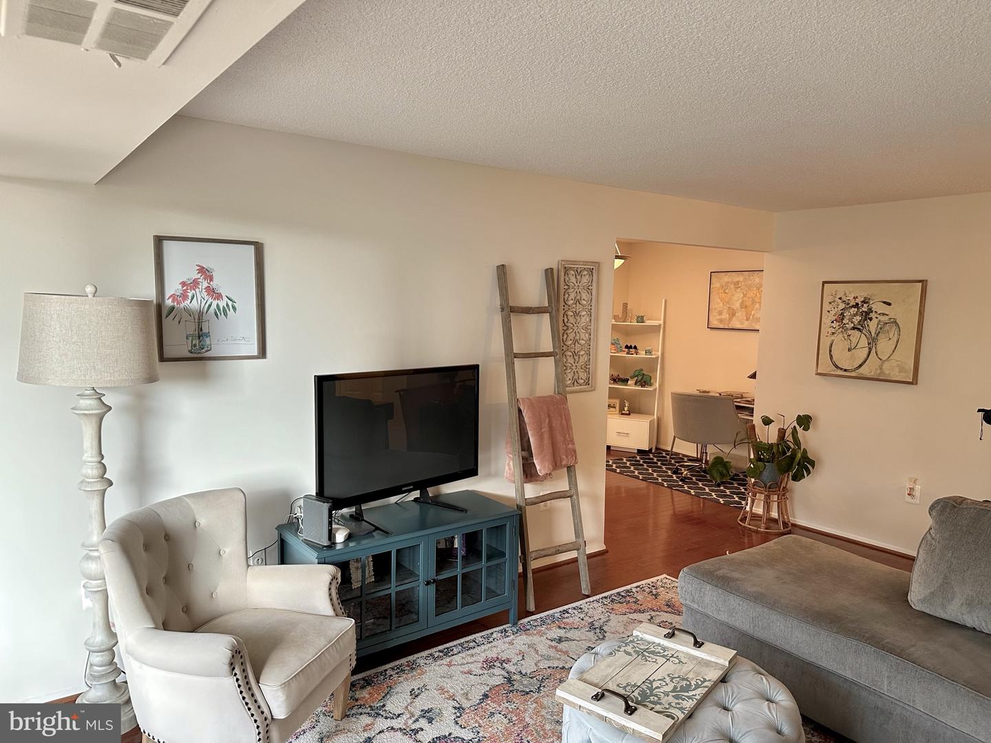 4500 S FOUR MILE RUN DR #505, ARLINGTON, Virginia 22204, 1 Bedroom Bedrooms, ,1 BathroomBathrooms,Residential,For sale,4500 S FOUR MILE RUN DR #505,VAAR2067218 MLS # VAAR2067218 4500 S FOUR MILE RUN DR #505, ARLINGTON, Virginia 22204, 1 Bedroom Bedrooms, ,1 BathroomBathrooms,Residential,For sale,4500 S FOUR MILE RUN DR #505,VAAR2067218 MLS # VAAR2067218