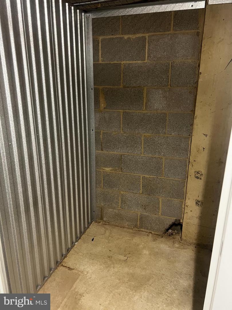 4500 S FOUR MILE RUN DR #505, ARLINGTON, Virginia 22204, 1 Bedroom Bedrooms, ,1 BathroomBathrooms,Residential,For sale,4500 S FOUR MILE RUN DR #505,VAAR2067218 MLS # VAAR2067218