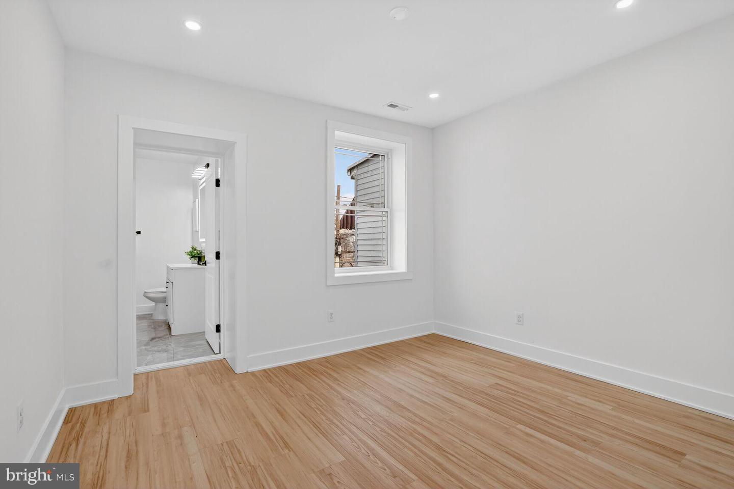 4629 9TH ST NW, WASHINGTON, District Of Columbia 20011, 8 Bedrooms Bedrooms, 13 Rooms Rooms,5 BathroomsBathrooms,Residential,For sale,4629 9TH ST NW,DCDC2239768 MLS # DCDC2239768