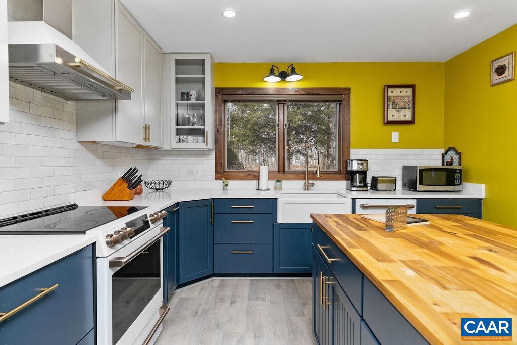 274 LAUREL SPRINGS DR, WINTERGREEN, Virginia 22967, 3 Bedrooms Bedrooms, ,3 BathroomsBathrooms,Residential,For sale,274 LAUREL SPRINGS DR,672352 MLS # 672352