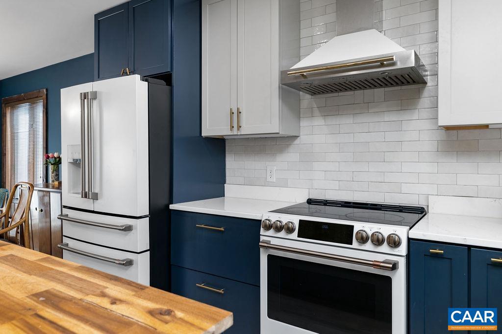 274 LAUREL SPRINGS DR, WINTERGREEN, Virginia 22967, 3 Bedrooms Bedrooms, ,3 BathroomsBathrooms,Residential,For sale,274 LAUREL SPRINGS DR,672352 MLS # 672352