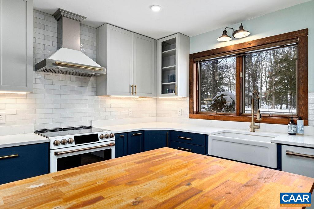 274 LAUREL SPRINGS DR, WINTERGREEN, Virginia 22967, 3 Bedrooms Bedrooms, ,3 BathroomsBathrooms,Residential,For sale,274 LAUREL SPRINGS DR,672352 MLS # 672352