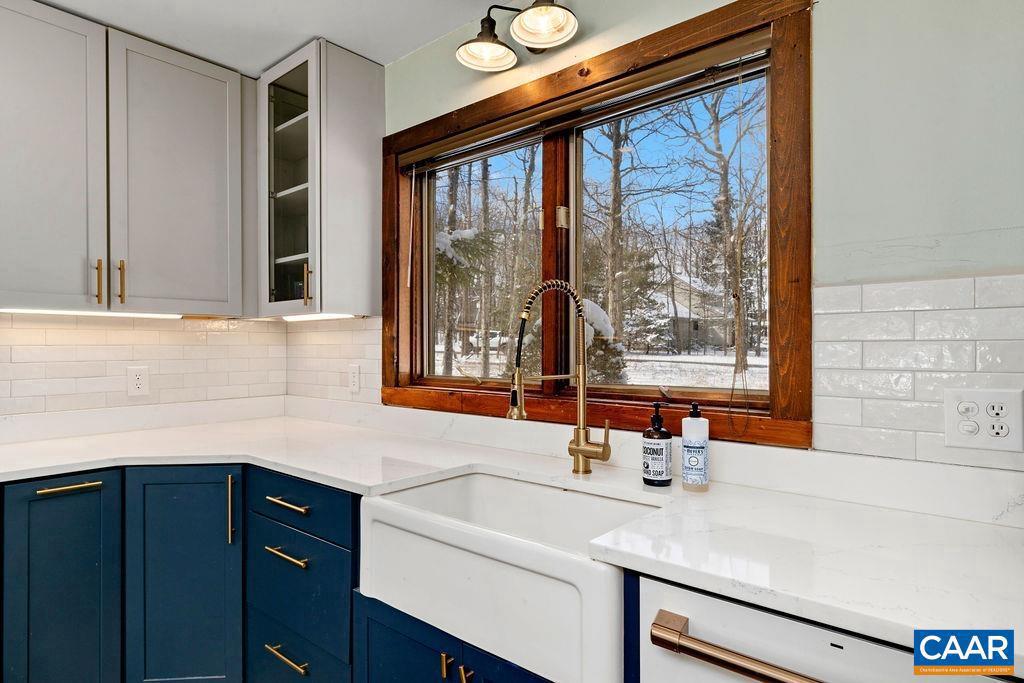 274 LAUREL SPRINGS DR, WINTERGREEN, Virginia 22967, 3 Bedrooms Bedrooms, ,3 BathroomsBathrooms,Residential,For sale,274 LAUREL SPRINGS DR,672352 MLS # 672352