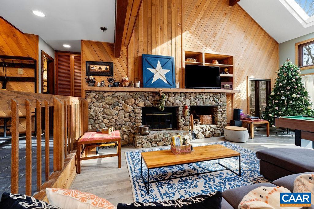 274 LAUREL SPRINGS DR, WINTERGREEN, Virginia 22967, 3 Bedrooms Bedrooms, ,3 BathroomsBathrooms,Residential,For sale,274 LAUREL SPRINGS DR,672352 MLS # 672352