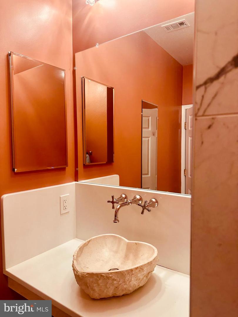 1601 SPRING GATE DR #1411, MCLEAN, Virginia 22102, 1 Bedroom Bedrooms, ,1 BathroomBathrooms,Residential,For sale,1601 SPRING GATE DR #1411,VAFX2287492 MLS # VAFX2287492