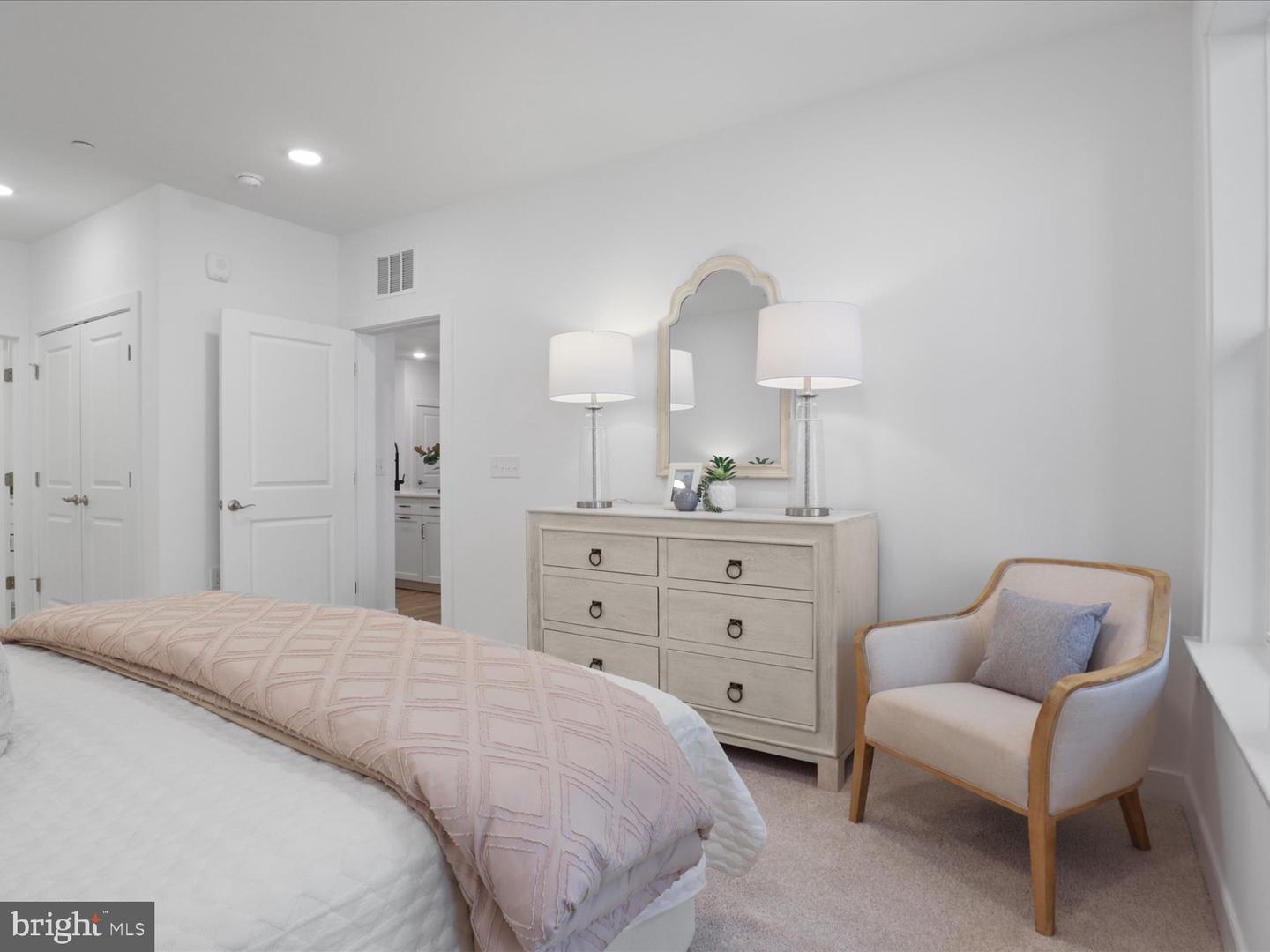 21731 DOVEKIE TER #205, ASHBURN, Virginia 20147, 2 Bedrooms Bedrooms, ,2 BathroomsBathrooms,Residential,For sale,21731 DOVEKIE TER #205,VALO2114624 MLS # VALO2114624